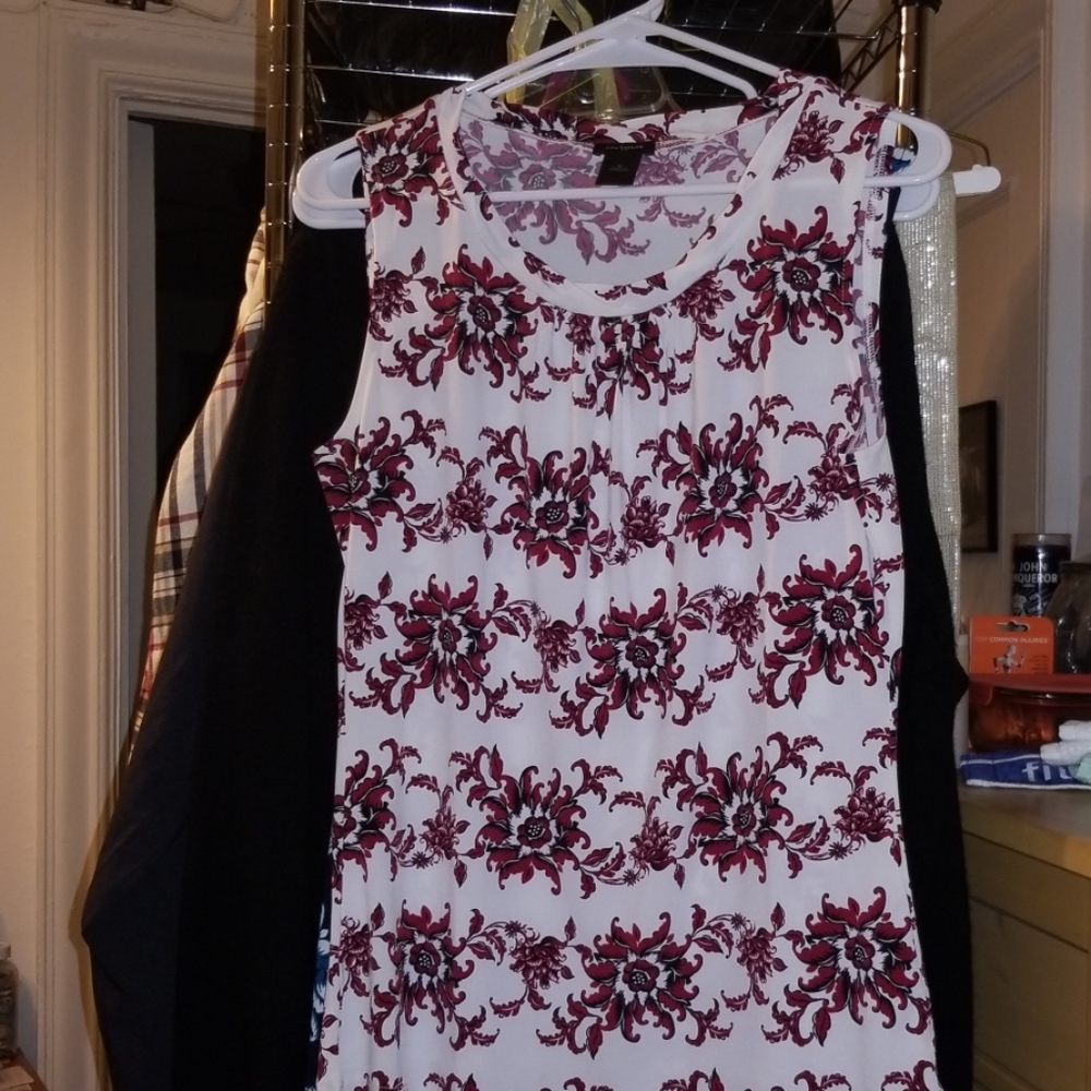 Ann Taylor floral print shell
